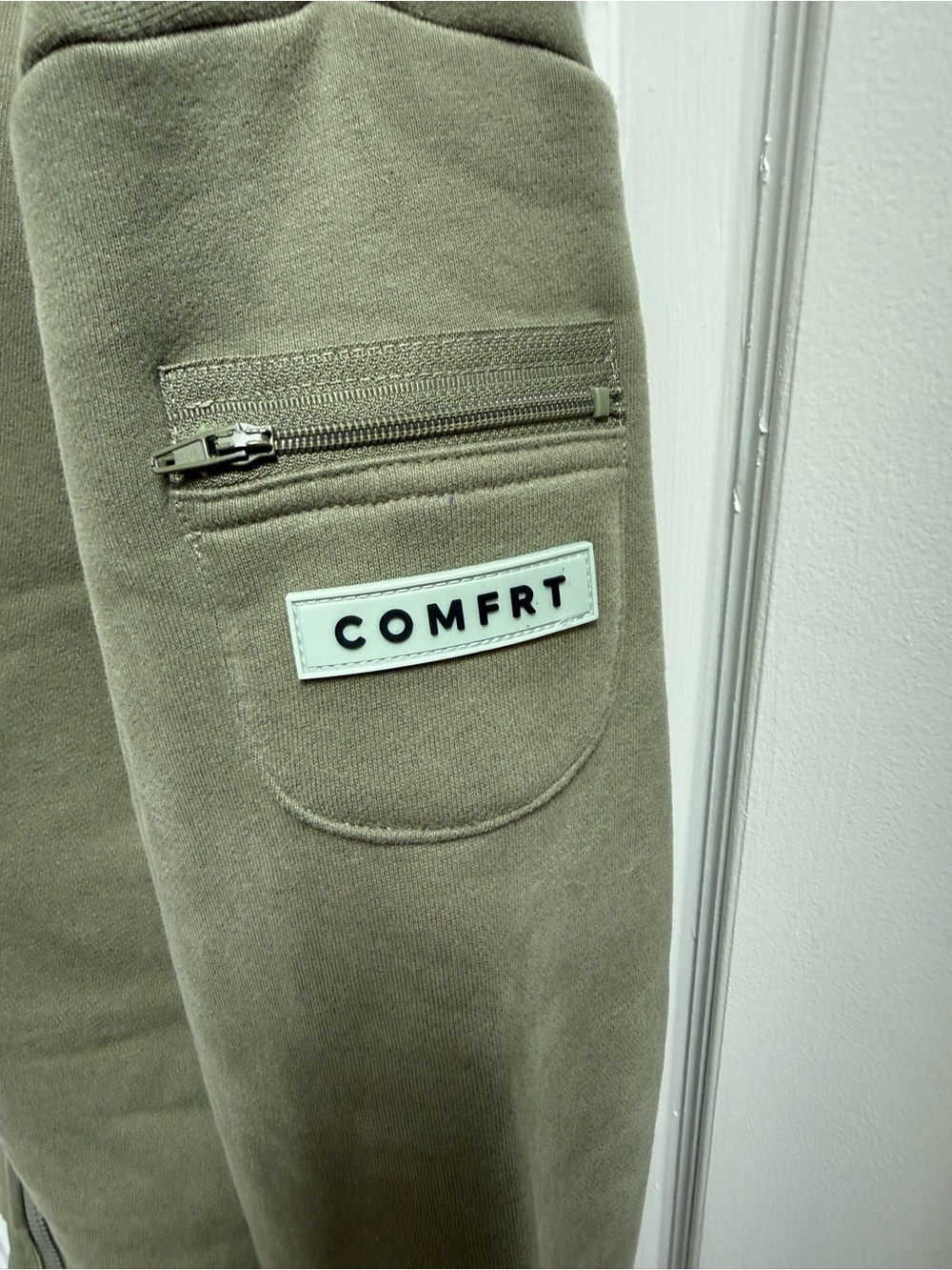 Comfrt Travel Essentials Zip Hoodie Medium Moss Green - Picture 2 of 7